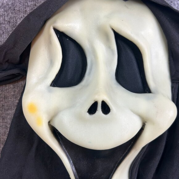 Vintage Ghost Face Scream Smile Mask‎ 90s Y2K White Fun World DIV Two Nostril - Picture 13 of 13
